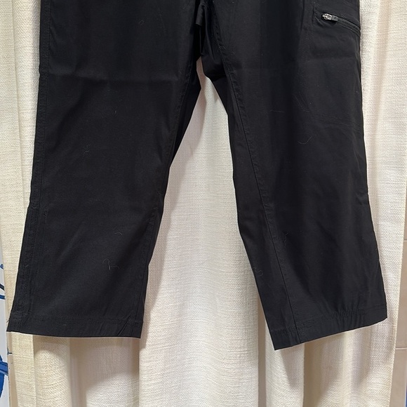 NWT Women’s Eddie Bauer Rainer Black Capri Pants Size 6 - Picture 3 of 7